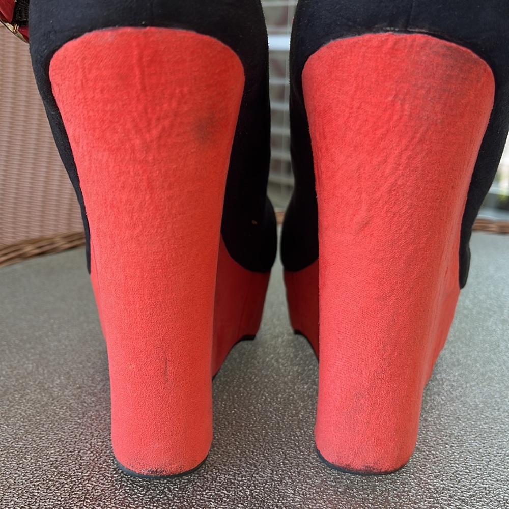 2 Lips Too Platform Heels - Picture 10 of 12